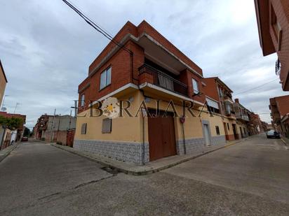 Exterior view of House or chalet for sale in Talavera de la Reina  with Air Conditioner, Heating and Private garden