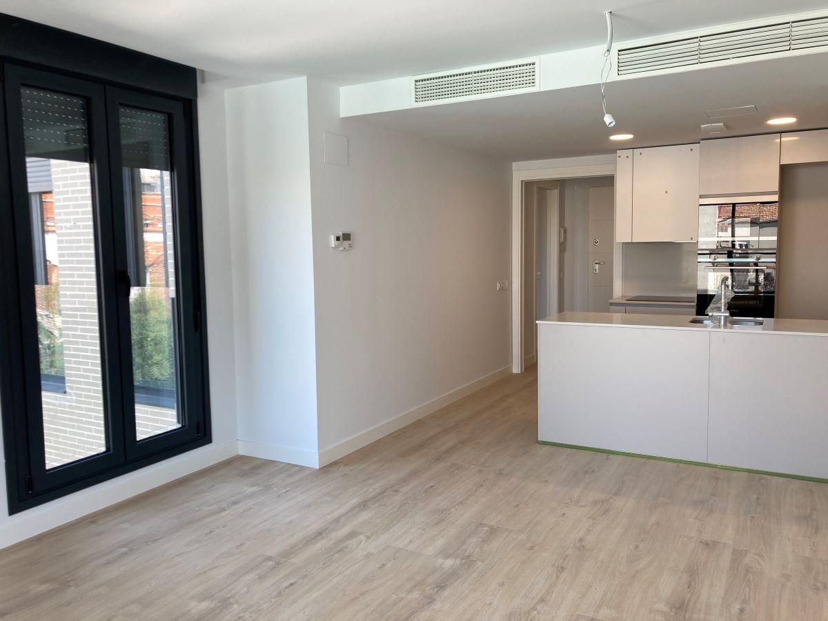 Flat to rent in  Madrid Capital  with Air Conditioner, Heating and Storage room