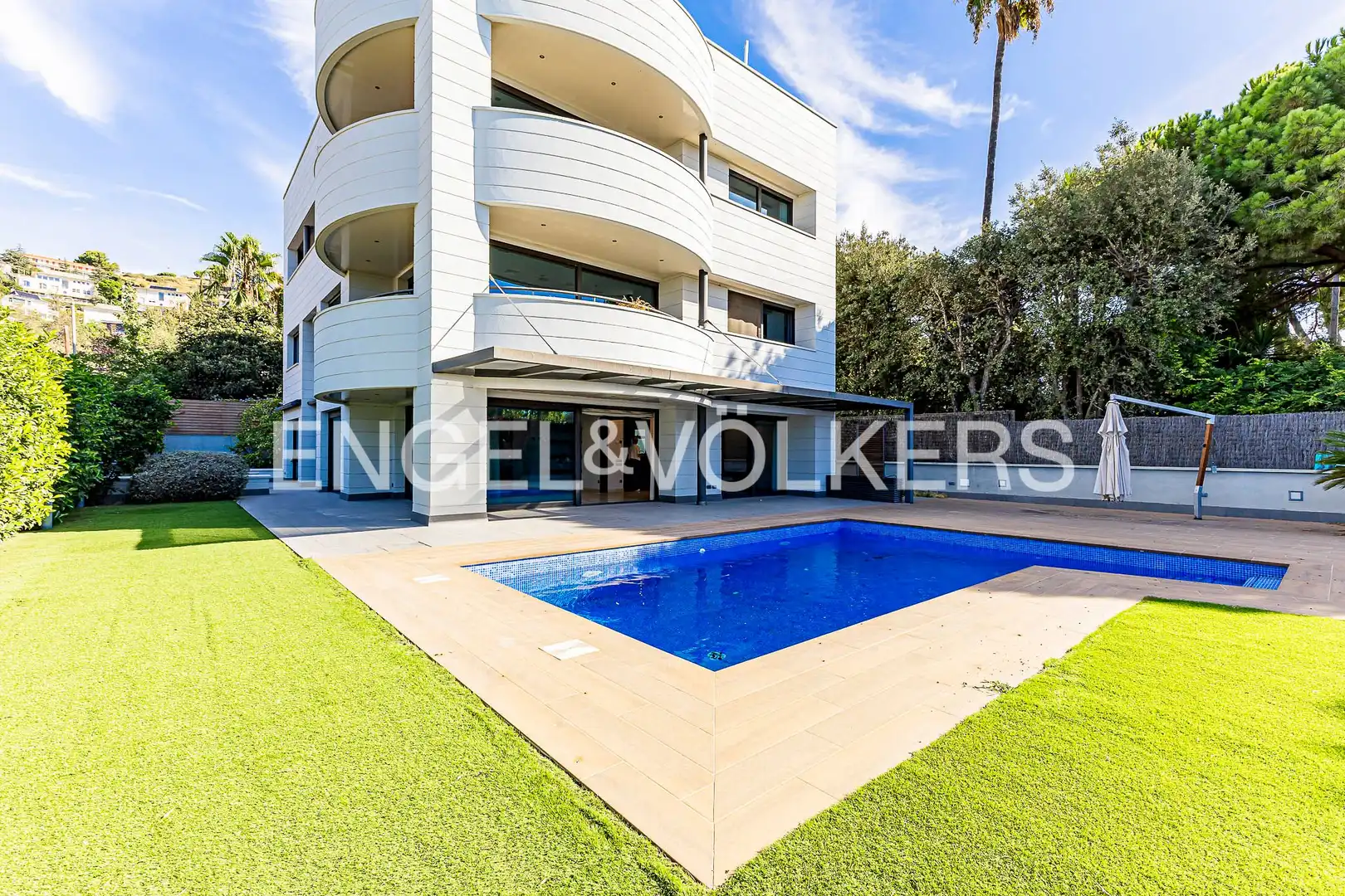 Exterior view of Houses for sale in Esplugues de Llobregat  with Air Conditioner, Heating and Private garden