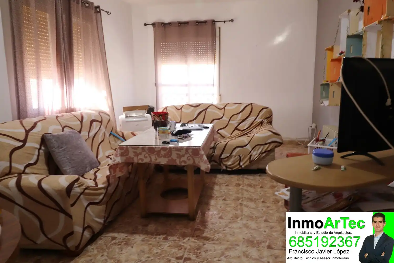 Sala de estar de Edificio en venta en Íllora