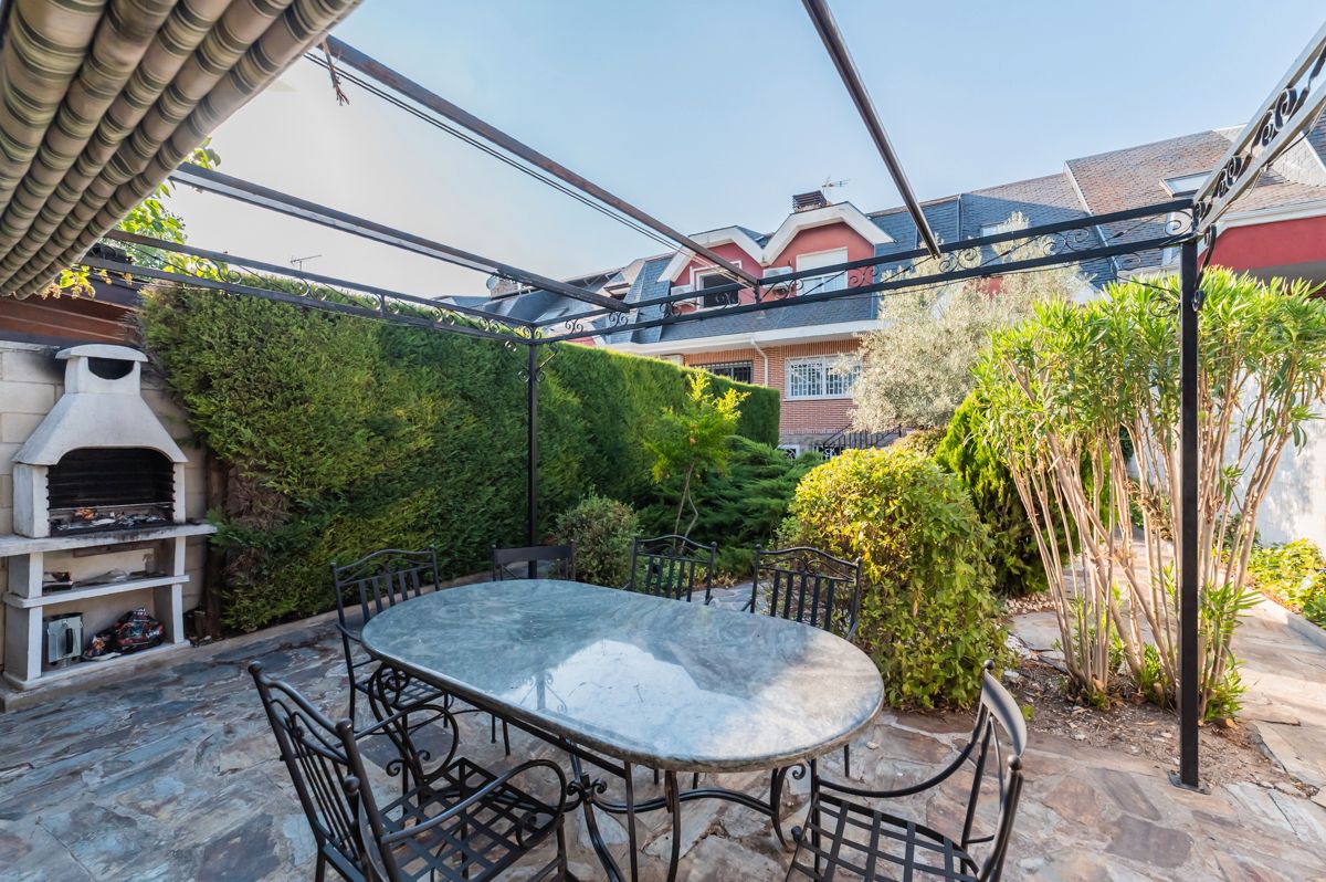 Terrace of Single-family semi-detached for sale in Arroyomolinos (Madrid)  with Air Conditioner, Heating and Private garden