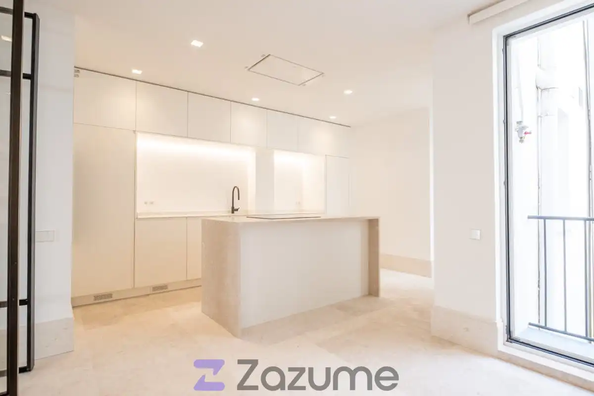 Cocina de Piso de alquiler en Zaragoza con Aire acondicionado, Calefacción y Horno
