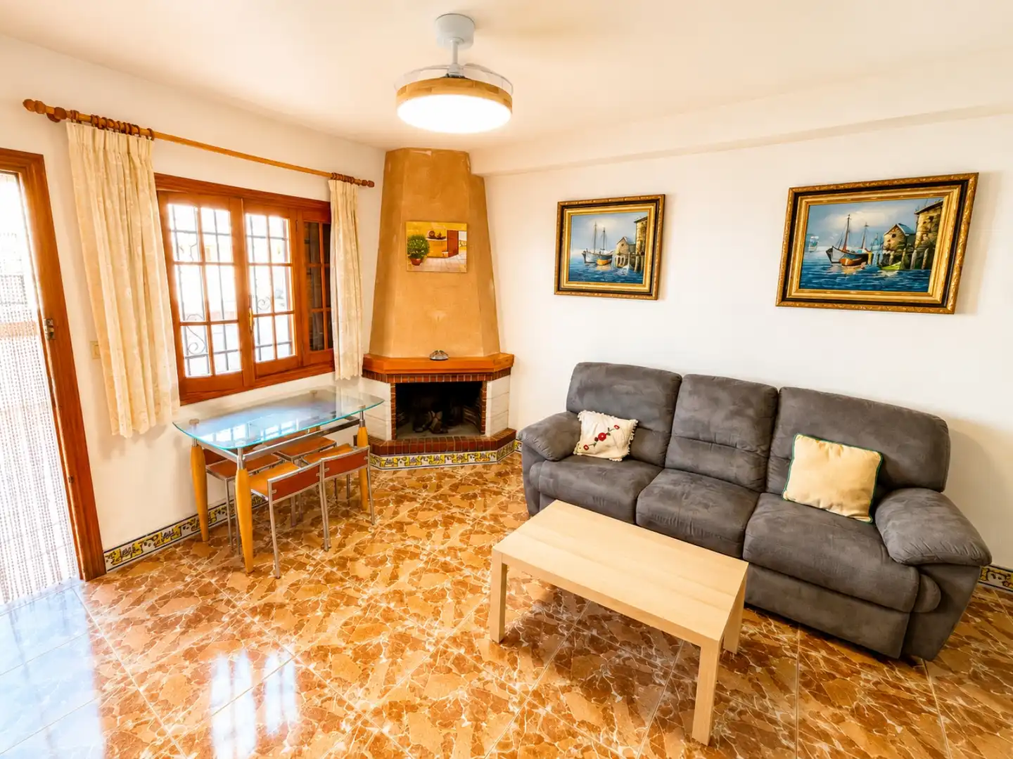 Sala d'estar de Casa adosada en venda en Santa Pola amb Aire condicionat, Calefacció i Terrassa