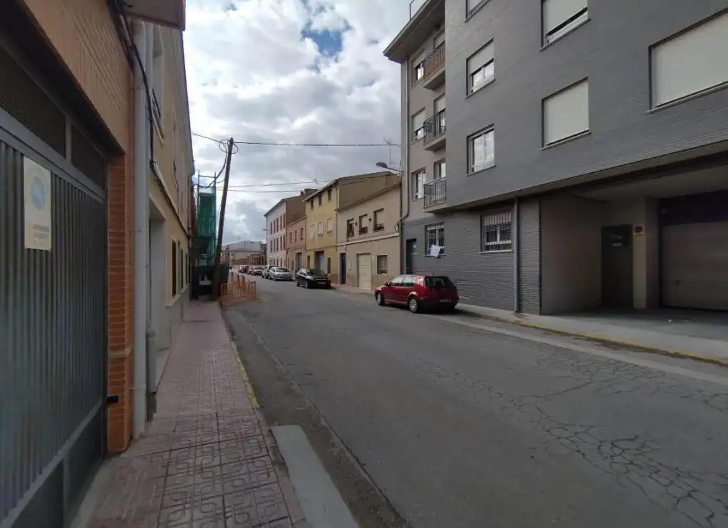 Vista exterior de Local en venta en Caudete
