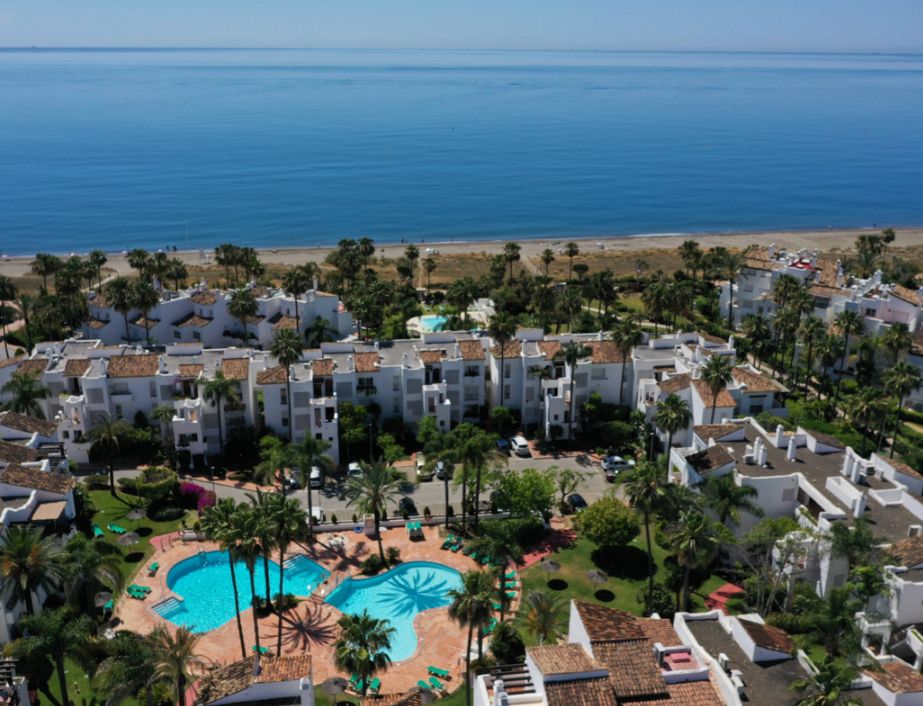 Vista exterior de Pis en venda en Estepona amb Moblat, Forn i Rentadora
