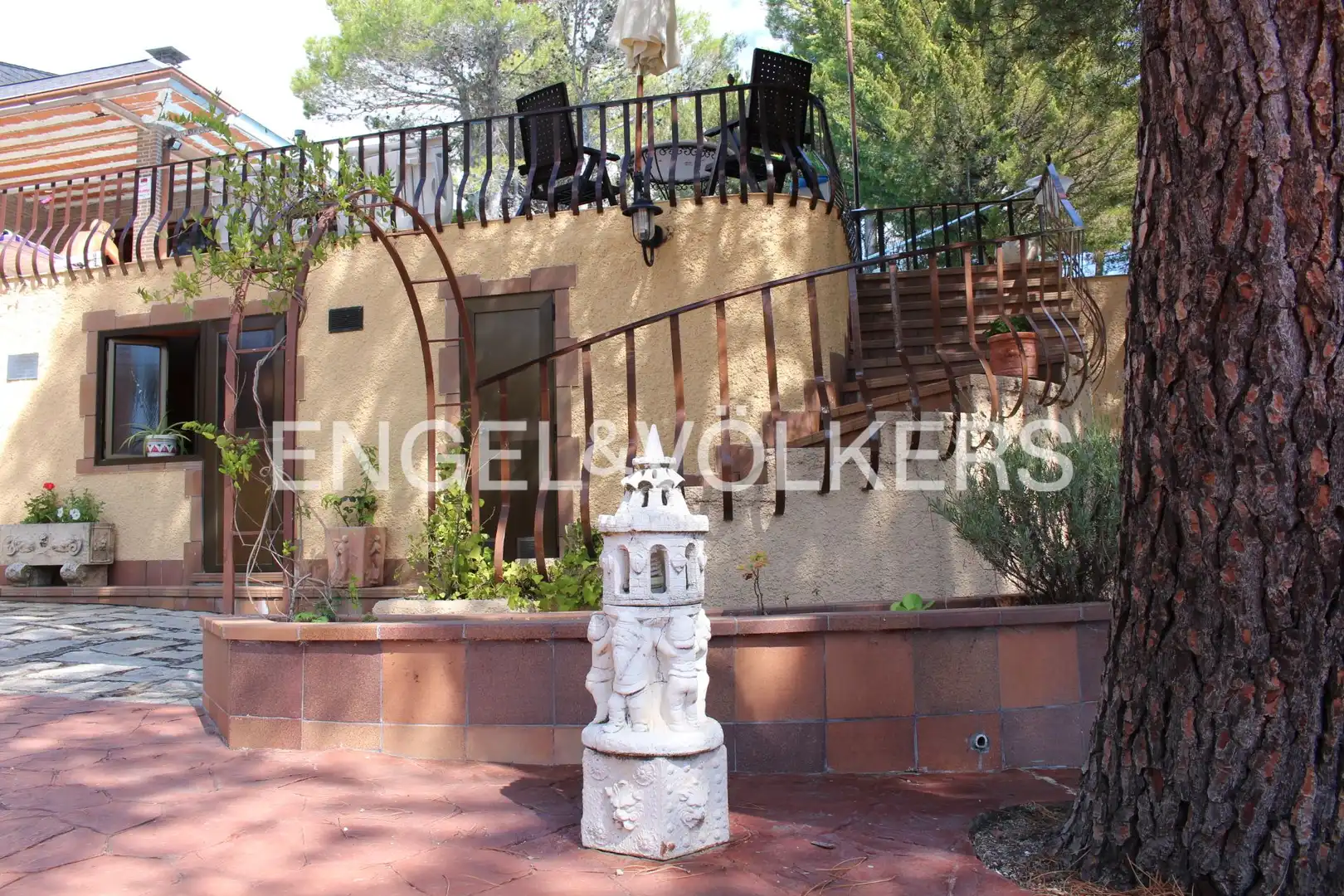 Terrasse von Haus oder Chalet zum Verkauf in Cabanillas de la Sierra mit Heizung, Privatgarten und Schwimmbad