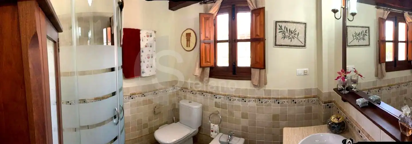 Bany de Casa o xalet en venda en Álora amb Aire condicionat, Jardí privat i Terrassa
