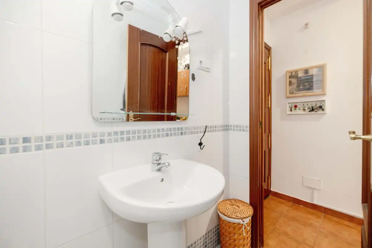 Baño de Estudio en venta en Torremolinos con Aire acondicionado, Calefacción y Terraza