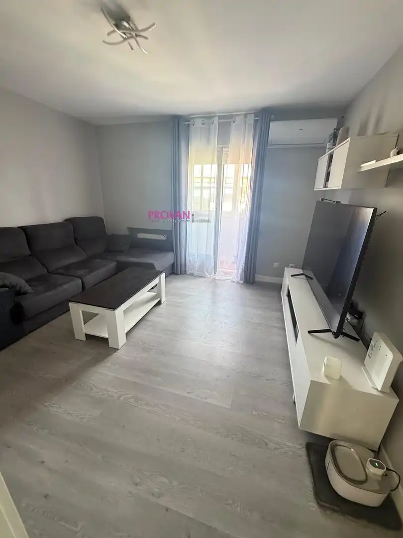 Sala de estar de Piso en venta en San Fernando de Henares con Aire acondicionado y Calefacción