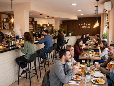 Local comercial de lloguer a Calle Alfonso XII 51
