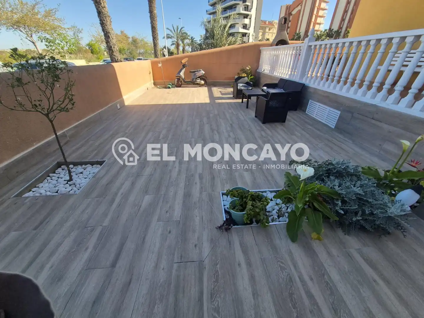 Terrace of Ground floor for sale in Guardamar del Segura  with Private garden, Terrace and Furnished