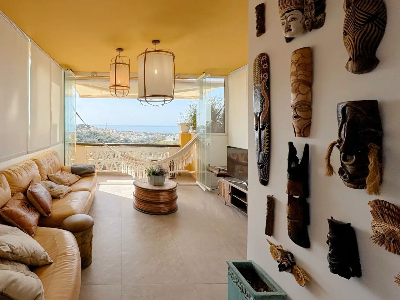 Sala d'estar de Apartament en venda en Marbella amb Aire condicionat, Terrassa i Traster