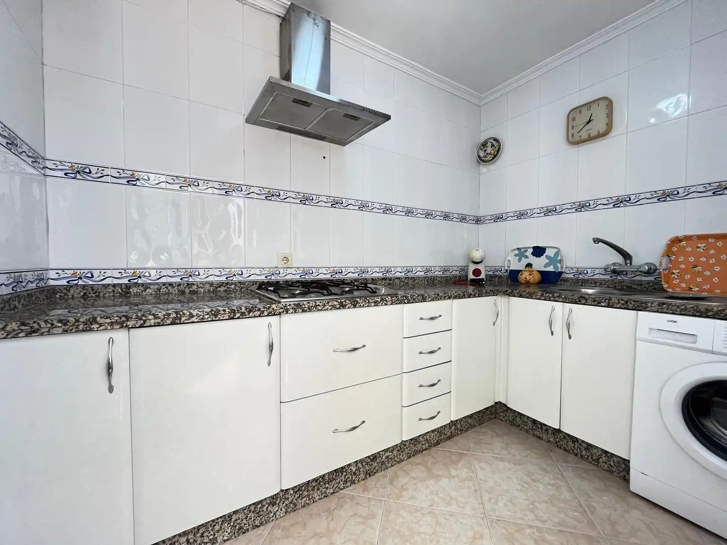 Cuina de Casa o xalet en venda en Dos Hermanas amb Aire condicionat, Terrassa i Traster