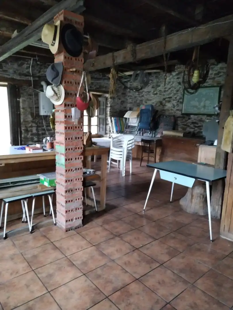 Finca rústica en venda en Riello amb Traster i Moblat