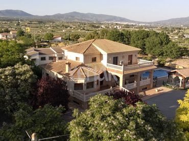 Casa amb piscina en venda a Castalla