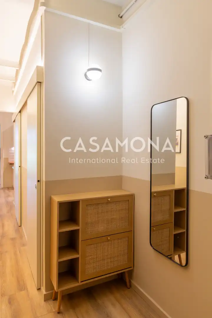 Bedroom of Apartments for rent in Sant Martí