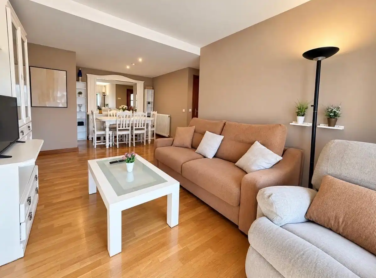 Living room of Apartments for sale in  Pamplona / Iruña  with Heating, Parquet flooring and Storage room