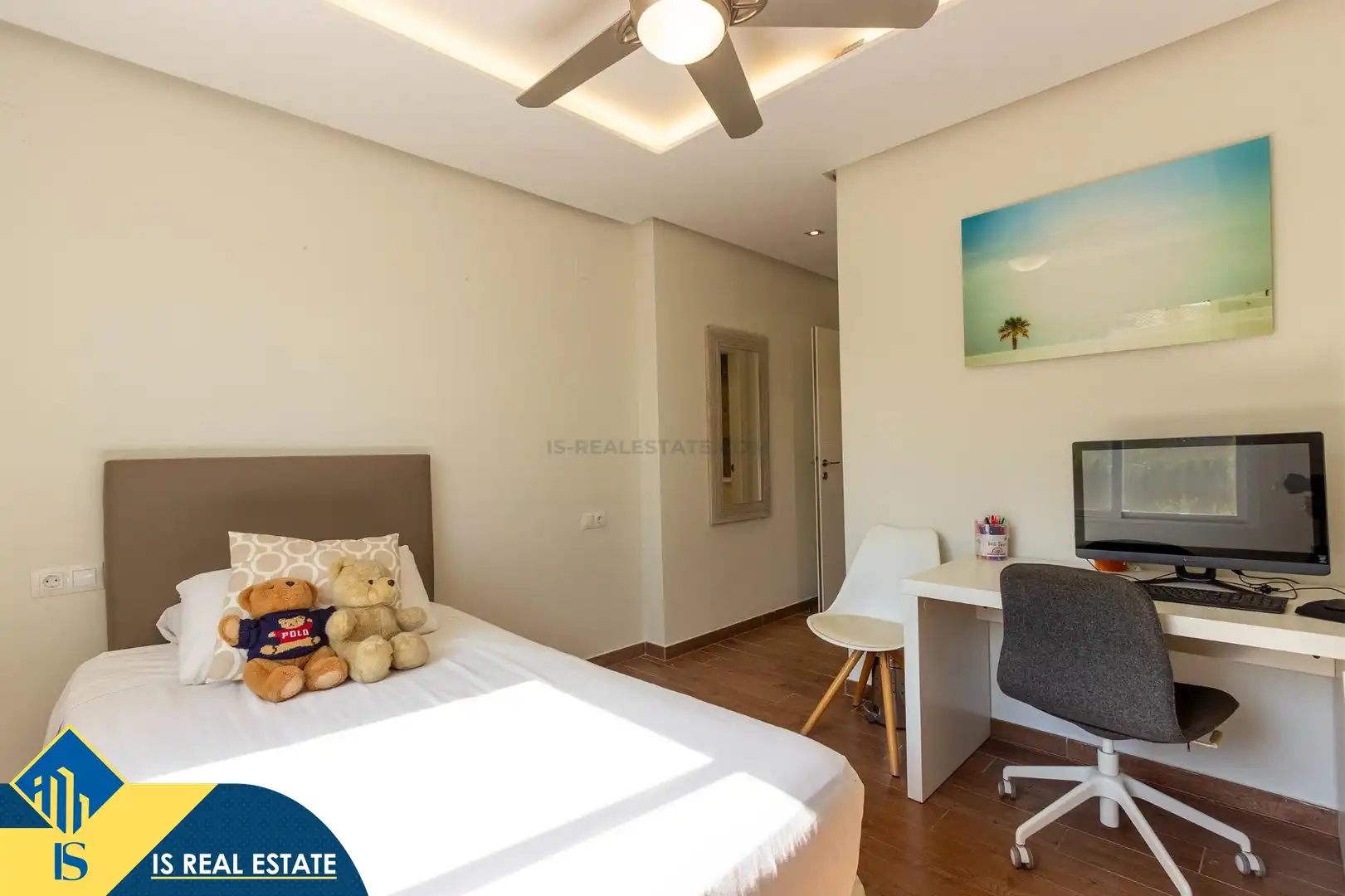 Dormitori de Casa o xalet en venda en Alicante / Alacant amb Terrassa, Piscina i Moblat