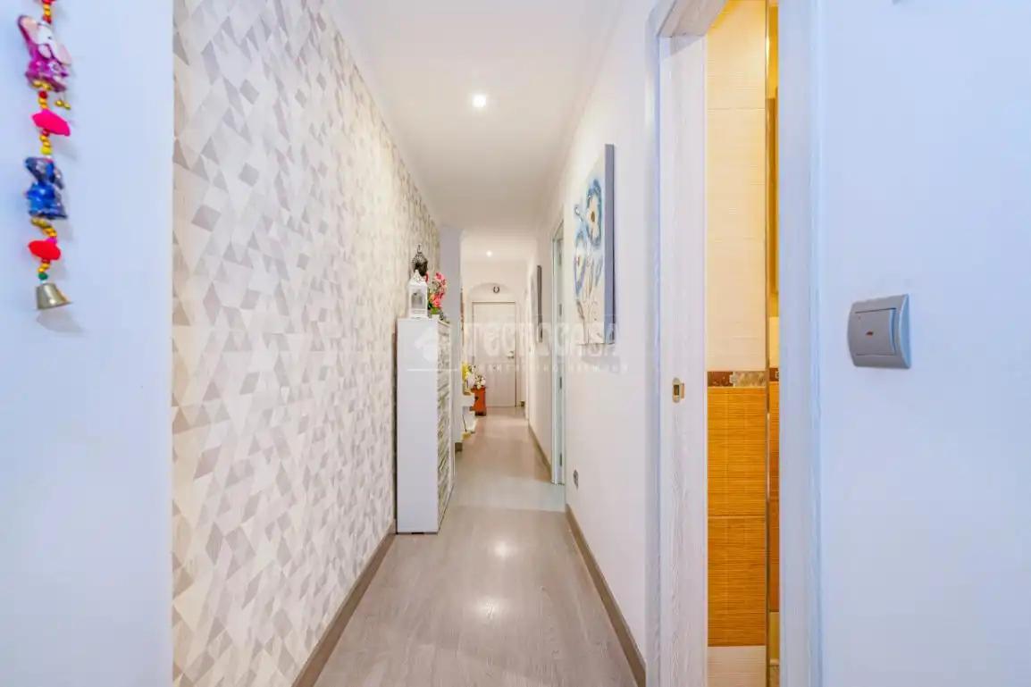 Flat for sale in Loja  with Air Conditioner, Parquet flooring and Balcony