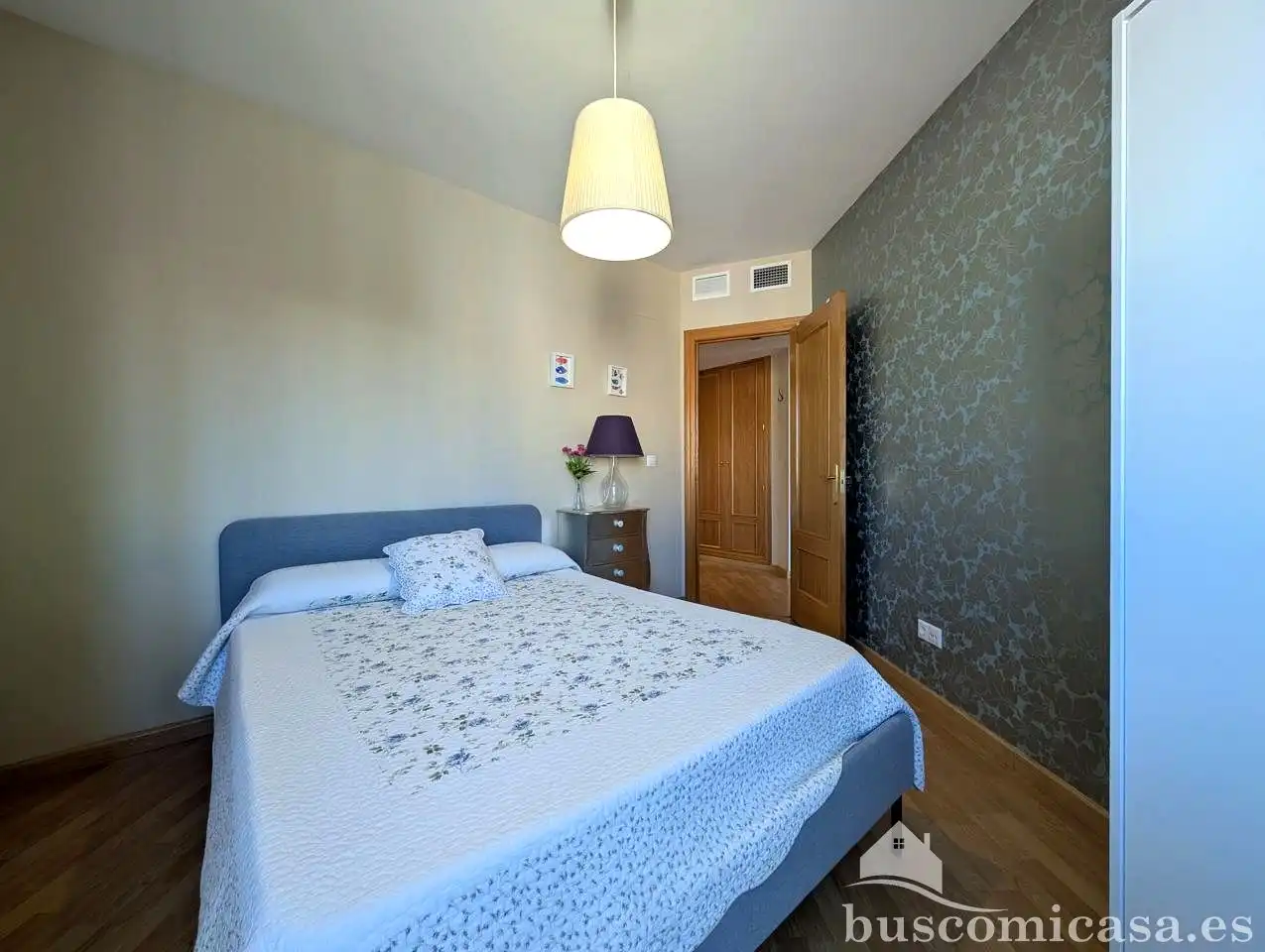 Habitación de Dúplex en venta en Linares con Aire acondicionado y Calefacción