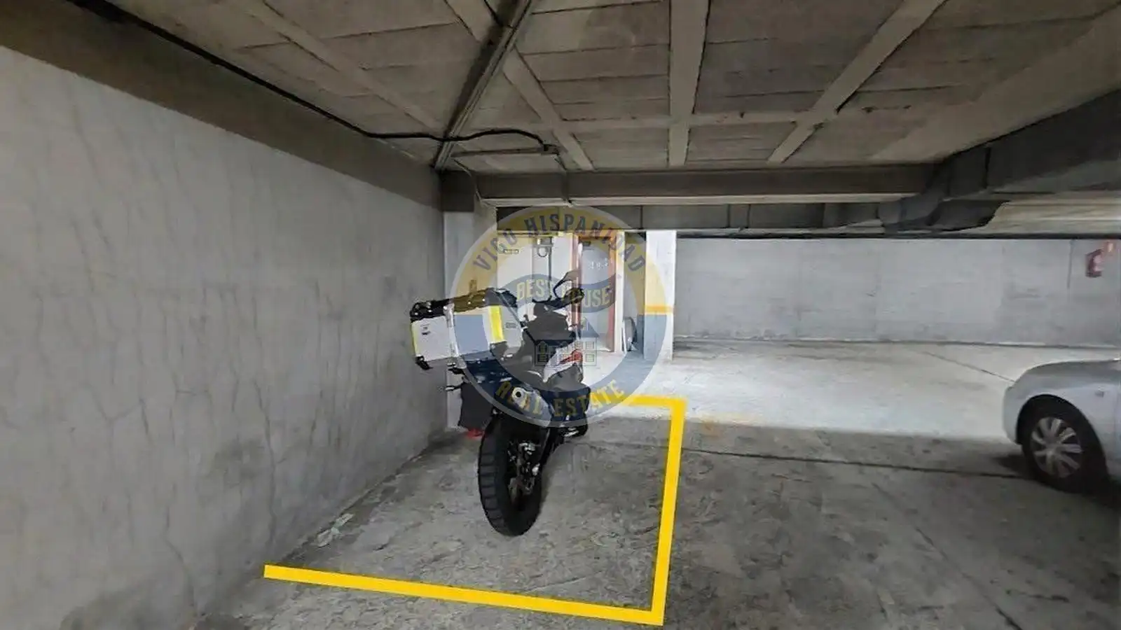 Parking de Piso en venta en Vigo  con Calefacción, Parquet y Trastero