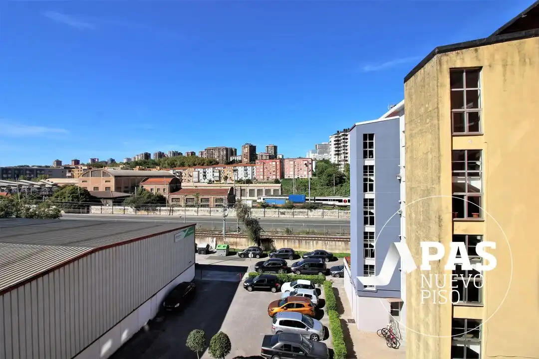 Vista exterior de Pis en venda en Peñacastillo - Nueva Montaña