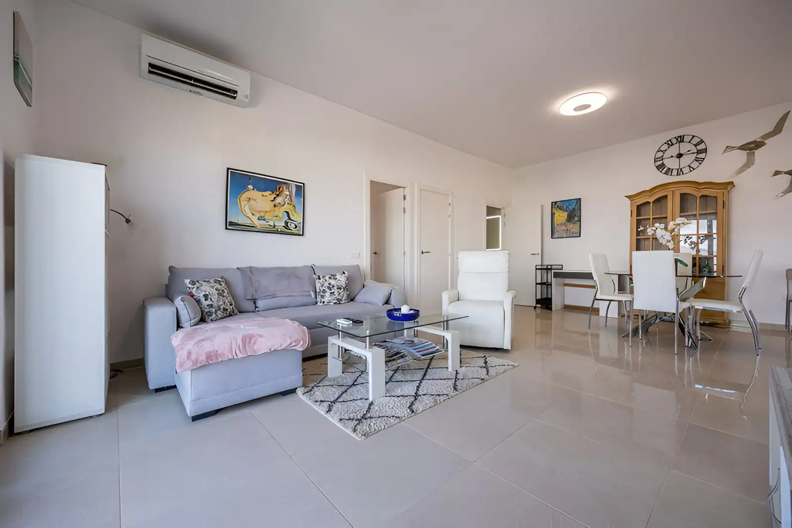 Wohnzimmer von Erdgeschoss zum Verkauf in Mijas mit Klimaanlage, Terrasse und Schwimmbad