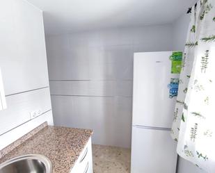 Cuina de Pis de lloguer en San Fernando amb Aire condicionat, Moblat i Forn