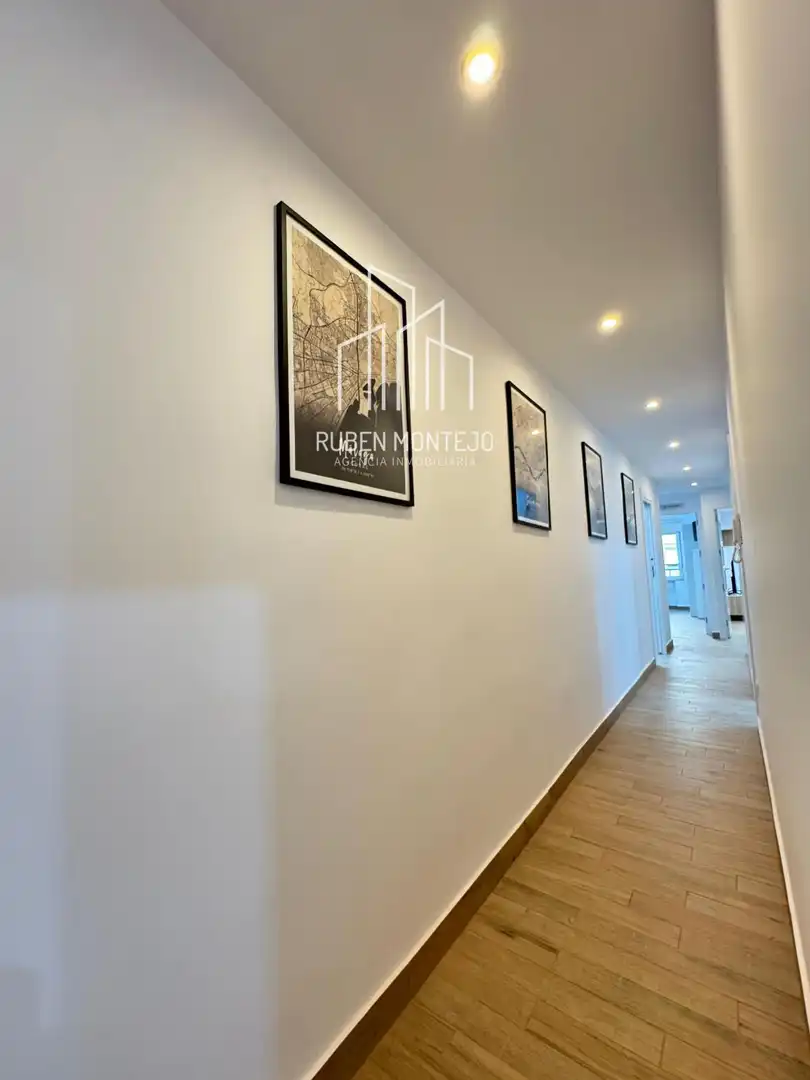 Room in Avenida de Portugal 141 3ºF, 141, Carmelitas