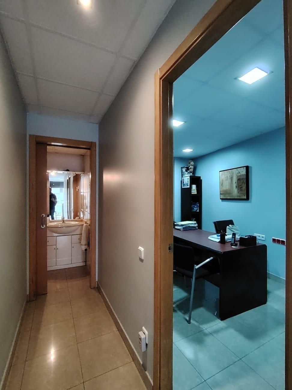 Oficina en venta en Terrassa con Aire acondicionado y Amueblado