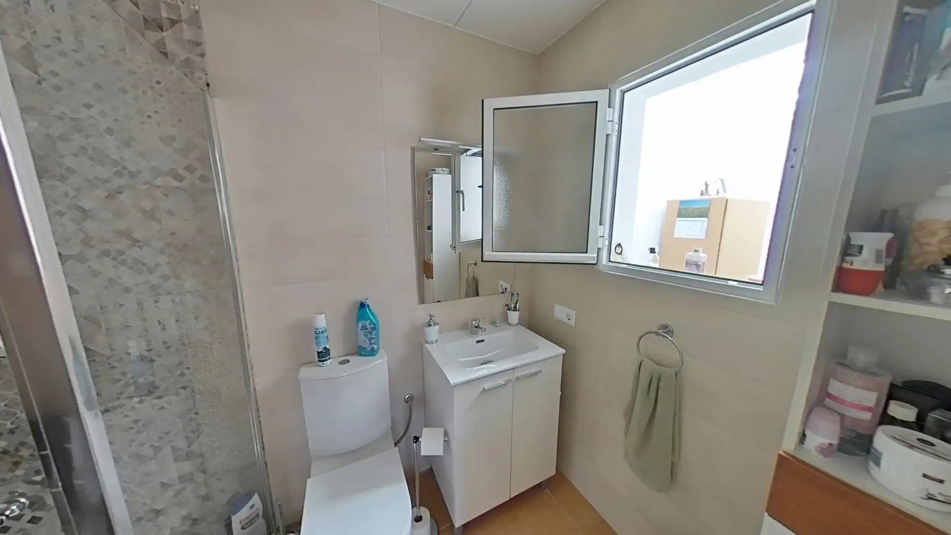 Badezimmer von Maisonette zum Verkauf in Algorfa mit Klimaanlage, Heizung und Privatgarten