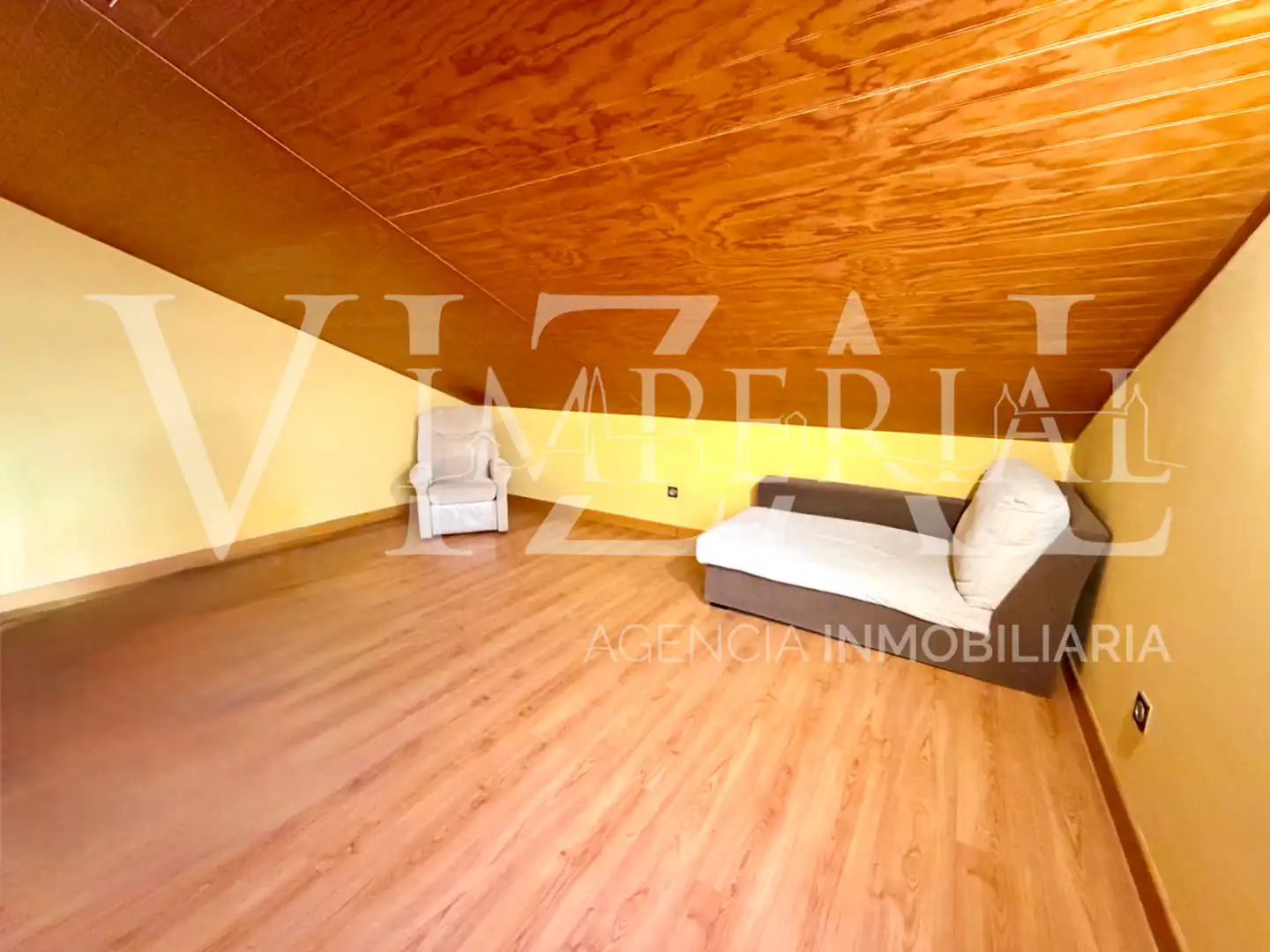 Wohnung zum Verkauf in Ocaña mit Heizung, Privatgarten und Parkett