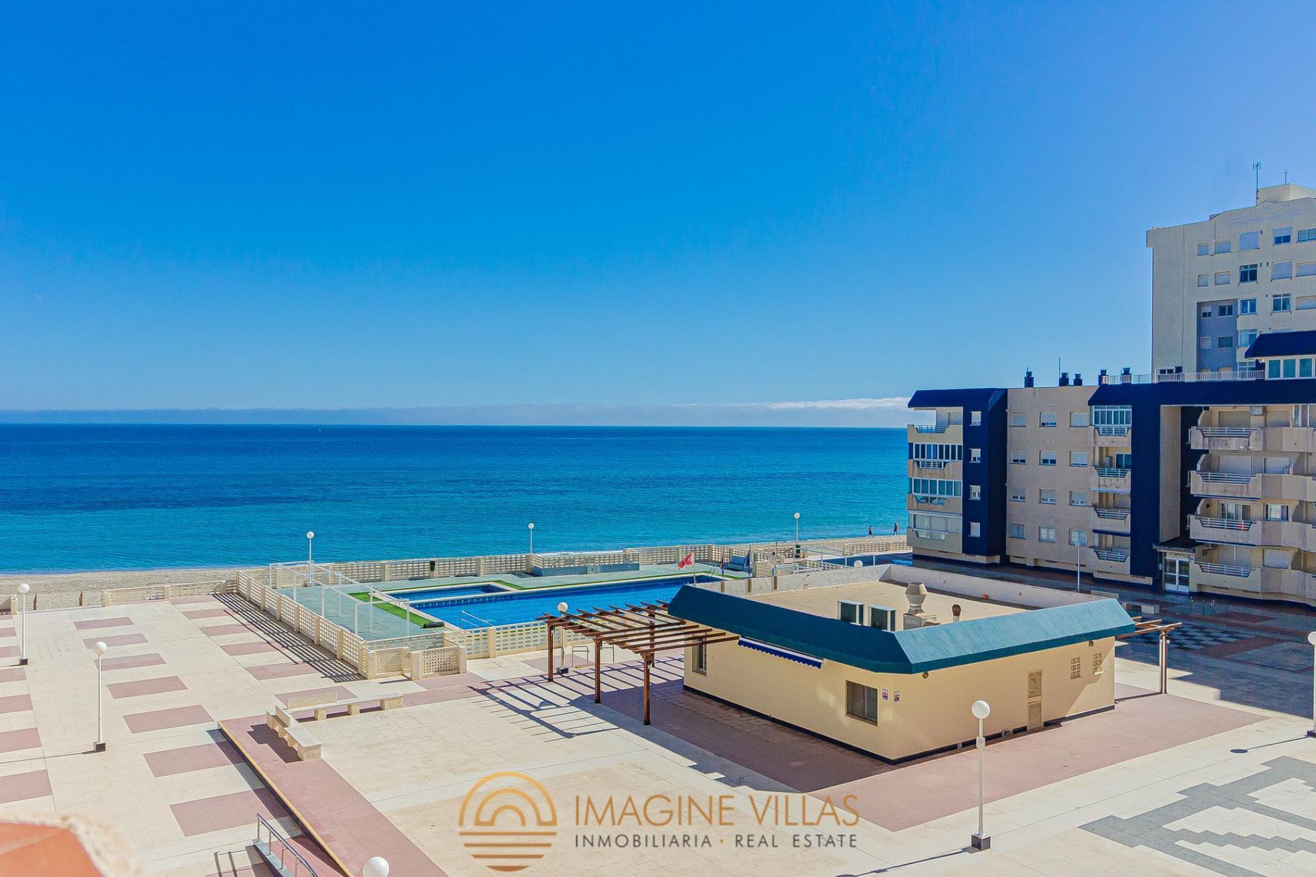 Exterior view of Apartment for sale in La Manga del Mar Menor  with Terrace, Storage room and Furnished