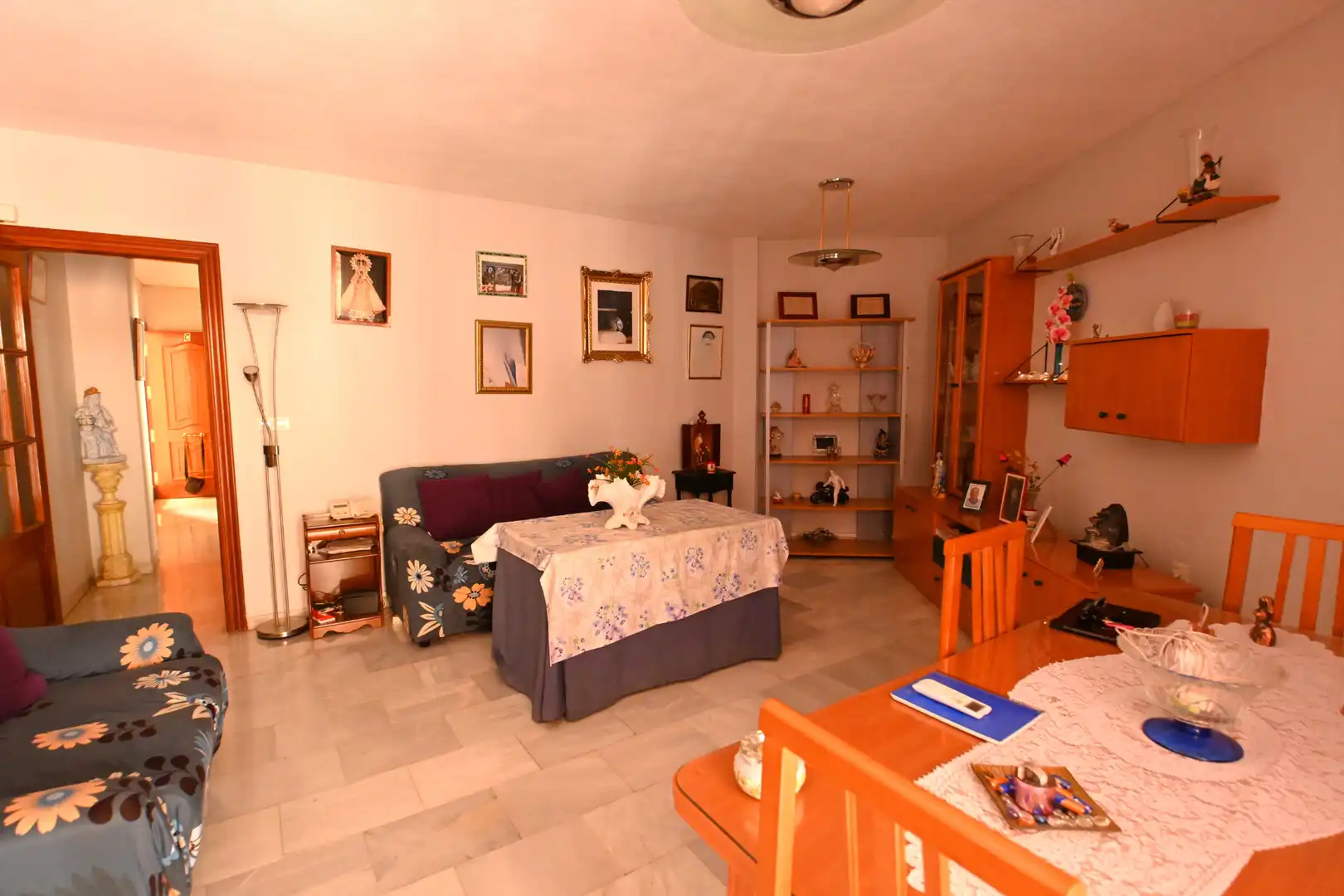 Sala d'estar de Pis en venda en Churriana de la Vega amb Aire condicionat i Terrassa