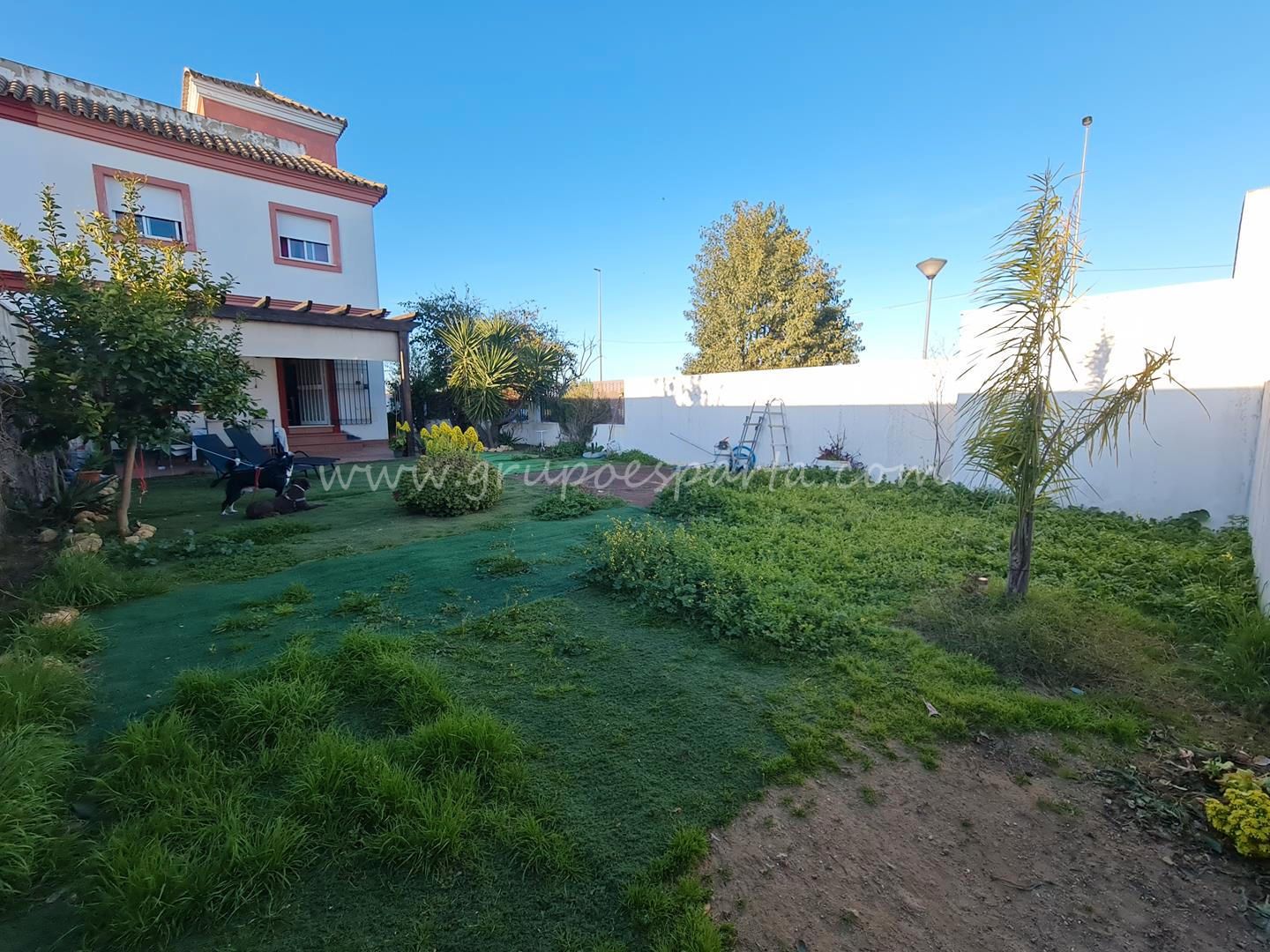 Garten von Einfamilien-Reihenhaus zum Verkauf in Huévar del Aljarafe mit Klimaanlage, Privatgarten und Terrasse