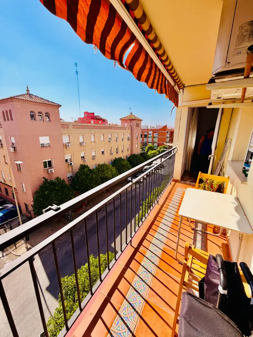 Exterior view of Flat for sale in Sevilla  with Air Conditioner and Terrace