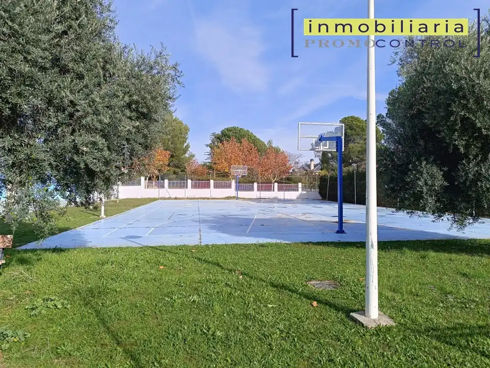 Chalet con terraza en venta en Calle Río Aragón 4, imagen 37