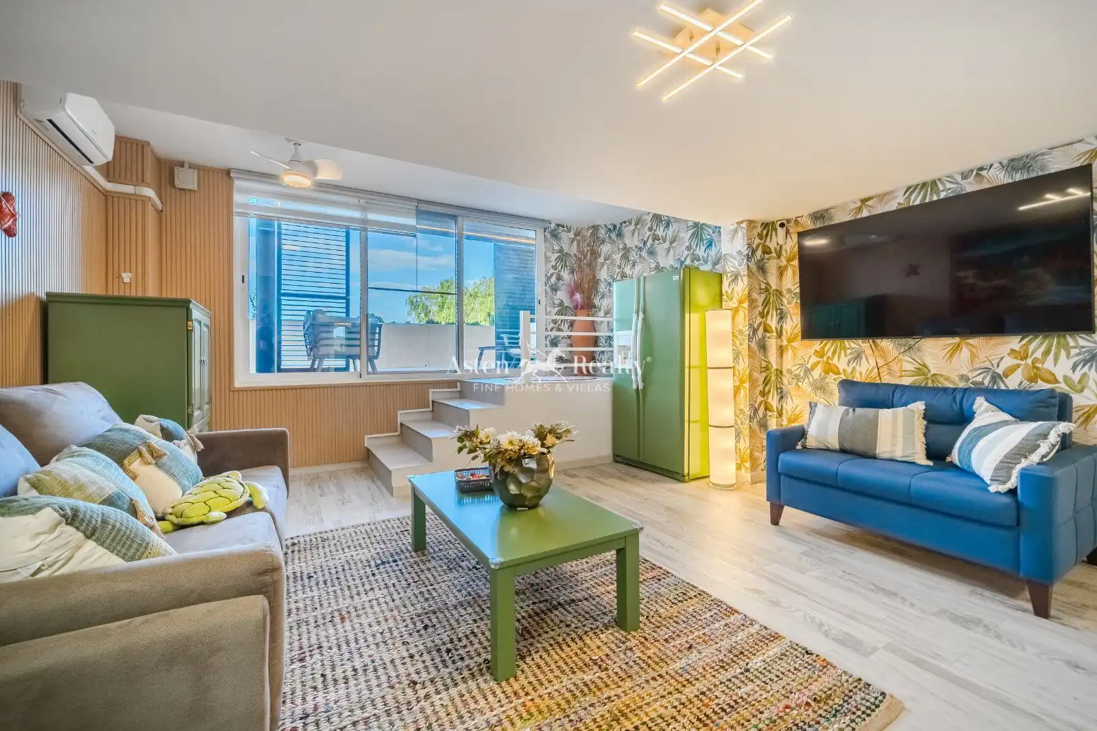Wohnzimmer von Einfamilien-Reihenhaus zum Verkauf in Arona mit Klimaanlage, Terrasse und Abstellraum