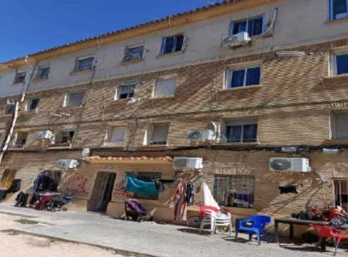 Piso en Venta en C/ Gabriela Mistral en Oliver