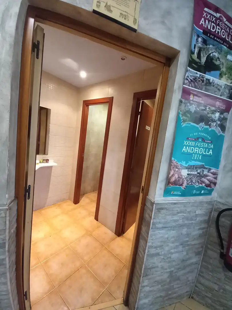 Baño de Local en venta en Barcelona con Aire acondicionado y Amueblado