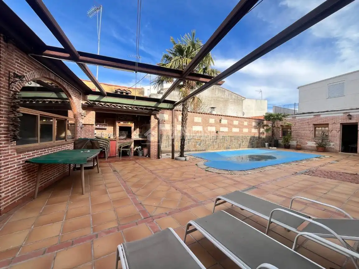 Terraza de Casa adosada en venta en Las Herencias con Calefacción, Piscina y Amueblado