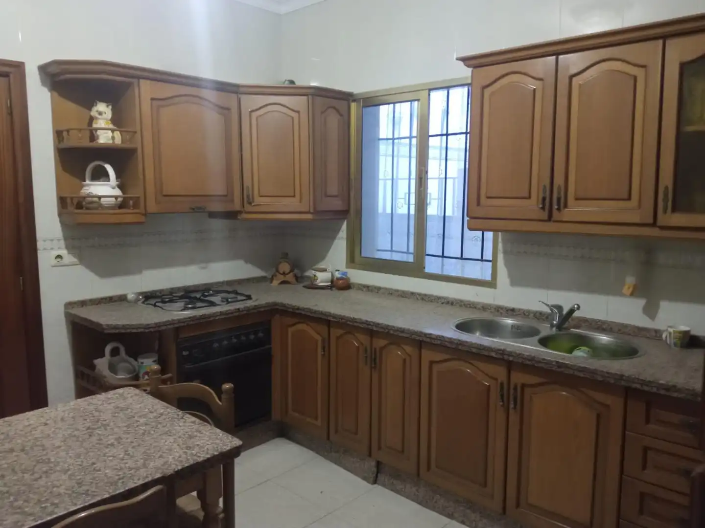 Cuina de Casa o xalet en venda en Córdoba amb Aire condicionat i Moblat