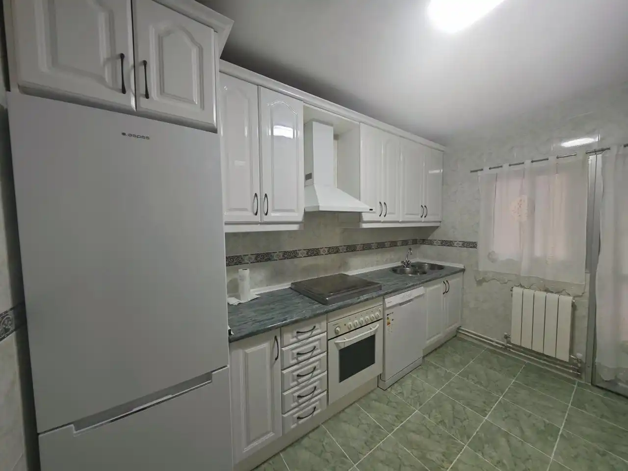 Flat for rent in Miralvalle - Av. Virgen del Puerto - La Data