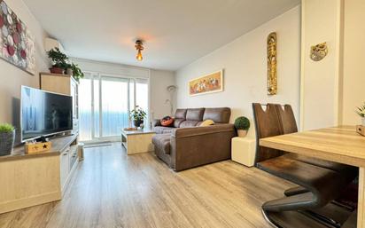 Living room of Flat for sale in Terrassa  with Air Conditioner, Terrace and Balcony