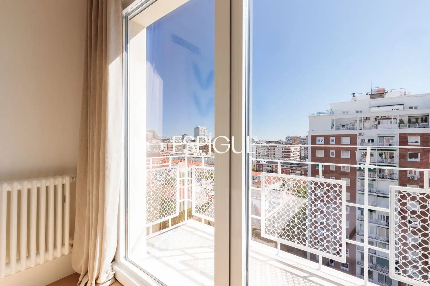 Schlafzimmer von Wohnung zum Verkauf in Madrid mit Klimaanlage, Heizung und Terrasse
