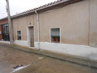 Vista exterior de Casa o xalet en venda en Pozaldez amb Terrassa, Traster i Forn