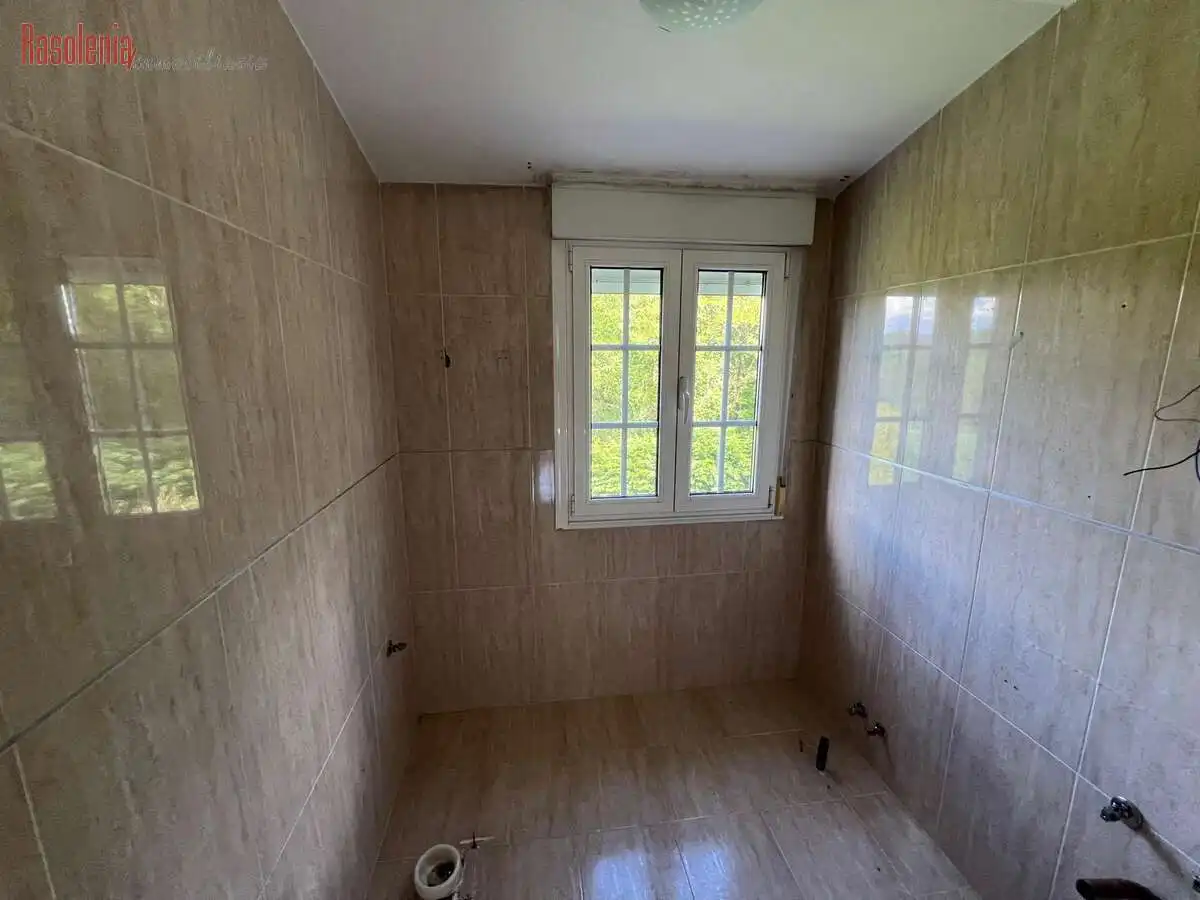 Bathroom of Houses for sale in Outeiro de Rei  with Heating and Storage room