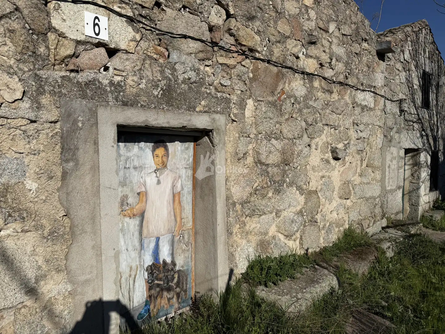 Außenansicht von Wohnung zum Verkauf in Fresnedillas de la Oliva mit Klimaanlage, Heizung und Privatgarten