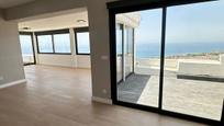 Sala d'estar de Àtic en venda en Mijas amb Calefacció, Terrassa i Piscina comunitària