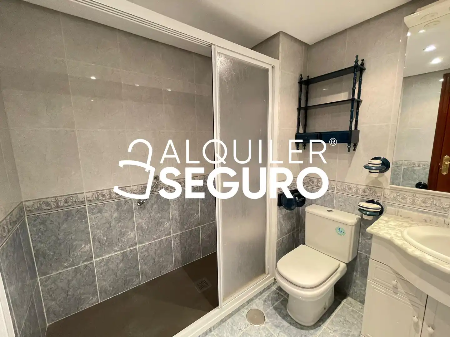 Bathroom of Flat for rent in Madrid  with Heating, Terrace and Swimming Pool